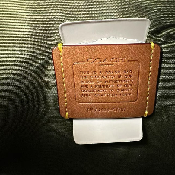 Coach Kailey Shoulder/Crossbody Bag In Leather/Bright Olive CY707 NWT - Picture 9 of 11